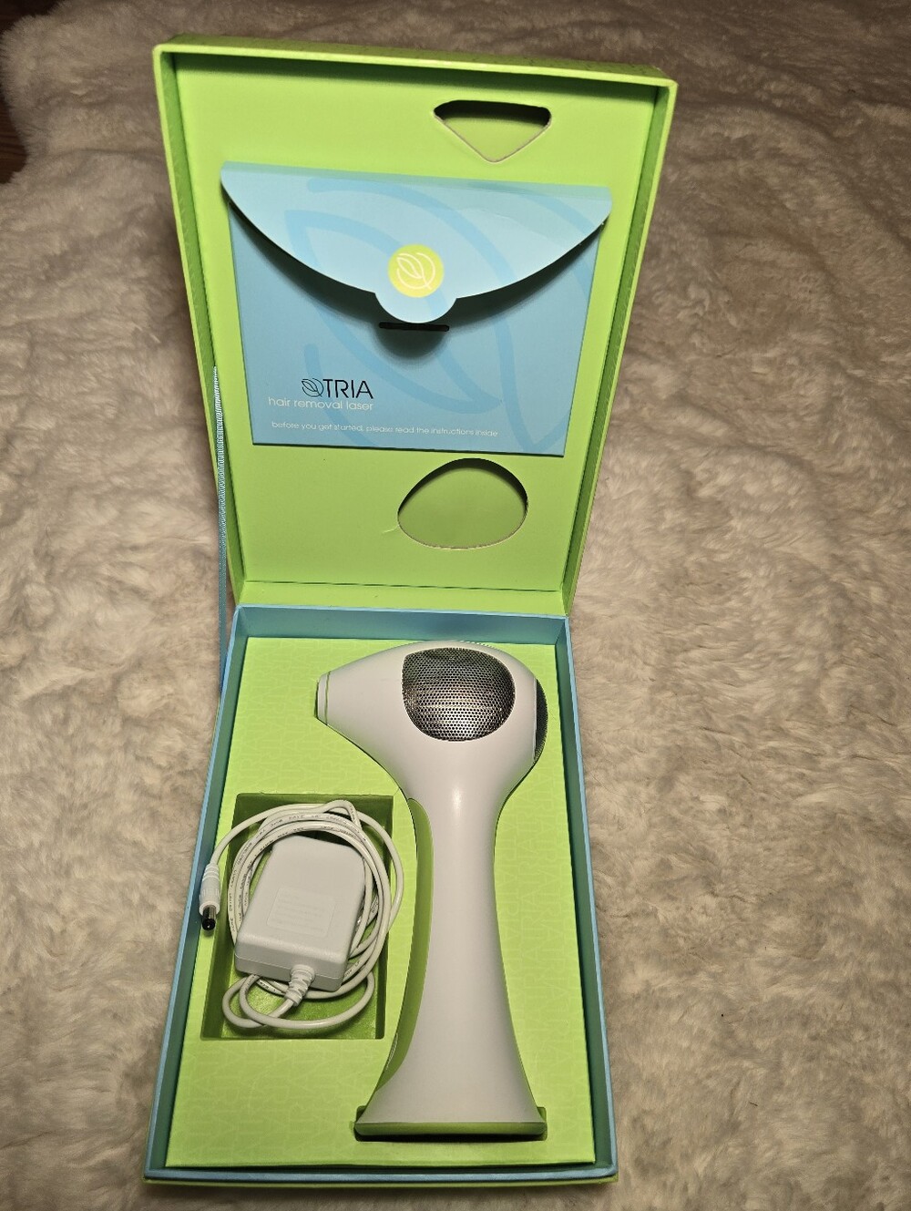 Tria Hair Removal Laser in White - Picture 7 of 8